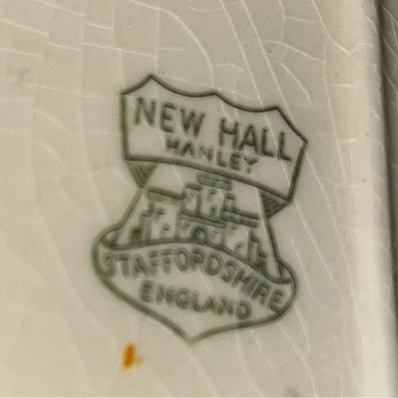 New Hall Hanley Staffordshire
Porcelain Trinket Dish Tony Weller
Pickwick Papers - Picture 8 of 10